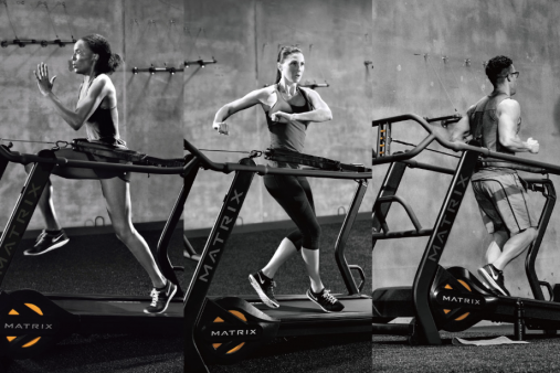 Беговой тренажер Matrix S-Drive с целевой консолью Power Беговой тренажер Matrix S-Drive с целевой консолью Power