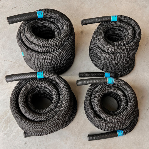 Тренировочный канат AEROBIS Battle Rope V2 длина 10 м, диаметр 30 мм, вес 5,3 кг, черный Тренировочный канат AEROBIS Battle Rope V2 длина 10 м, диаметр 30 мм, вес 5,3 кг, черный