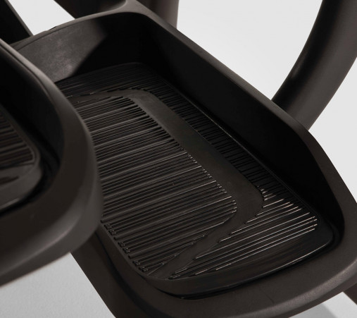 Эллиптический эргометр домашний Matrix E50 XER-V2 с сенсорным 10" тачскрин дисплеем