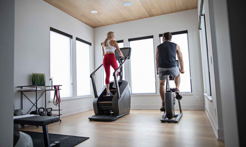 Лестница-эскалатор Matrix C50XIR домашняя с 16-дюймовым сенсорным дисплеем